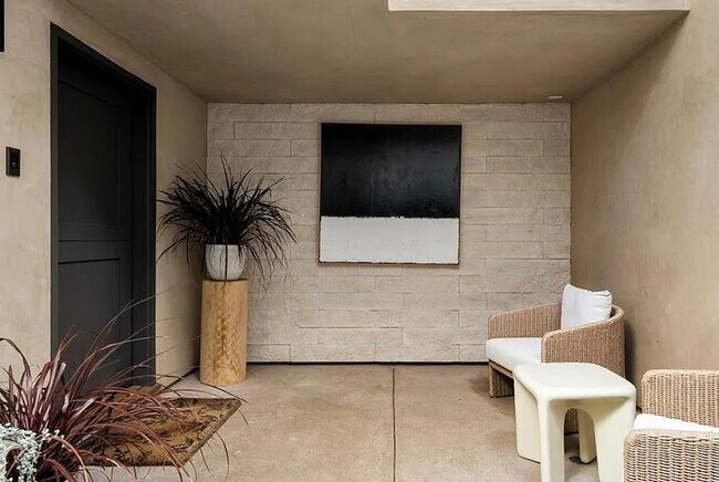 Building Photo - Coastal Luxury Retreat in the Heart of Corona del Mar Village-Available for Monthly Executive and...