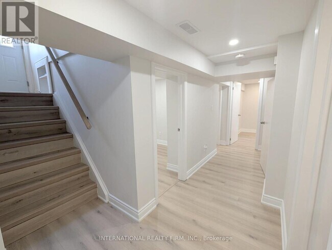 Photo du bâtiment - 198 Cherrywood Dr