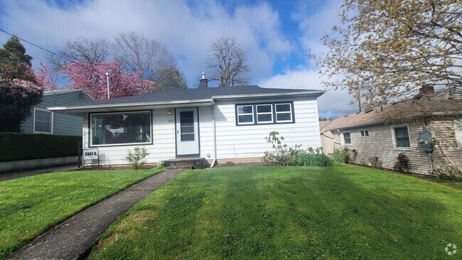 Building Photo - 3901 SE 49th Ave