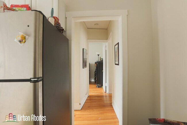 Foto del edificio - 816 W Cornelia Ave