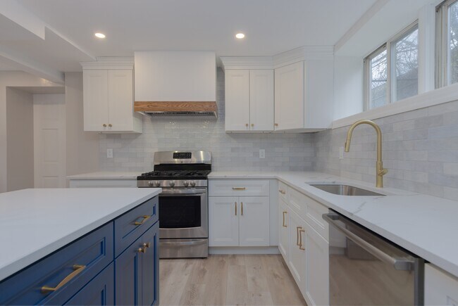 Foto del edificio - 11 Oak Ave