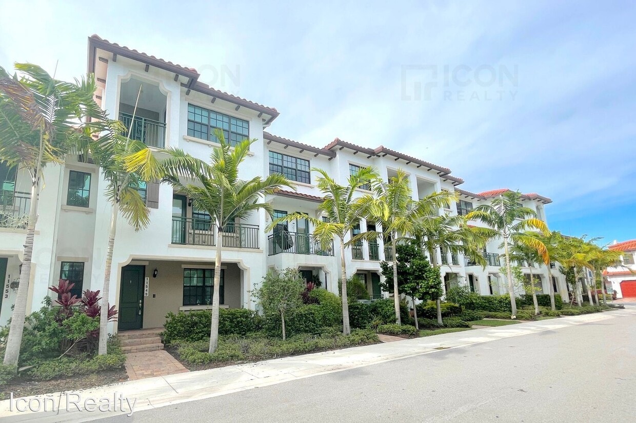 3 br, 3.5 bath House 11549 SW 13th Court House for Rent in Pembroke