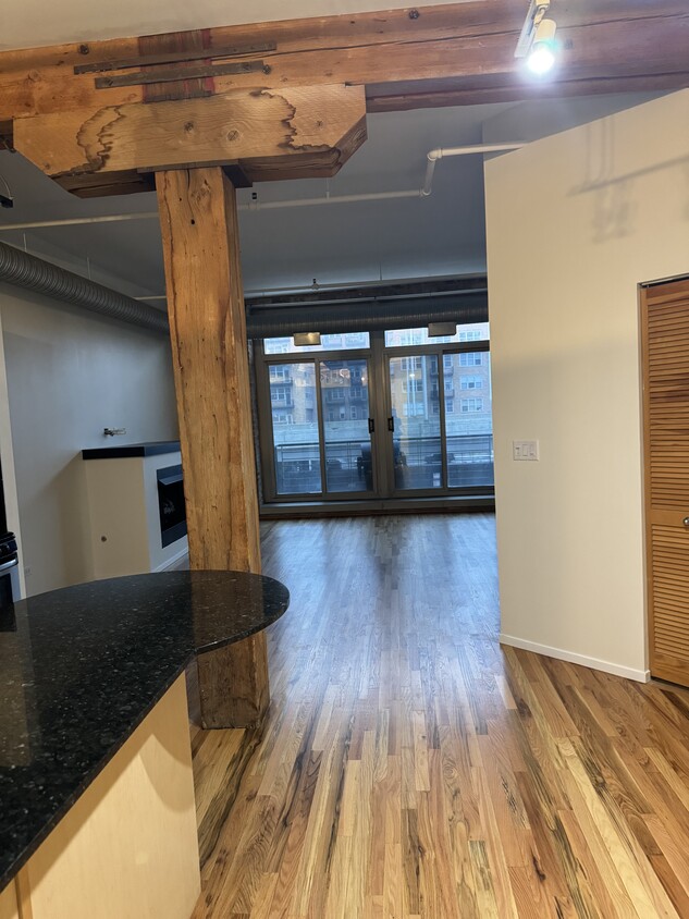 Open loft with city View - 417 S Jefferson St