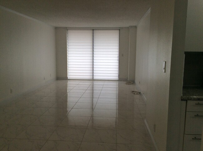 Foto del edificio - 1825 W 44th Pl