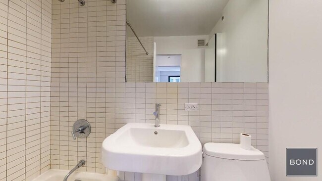Foto del edificio - 222 E 39th St