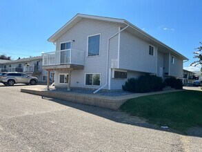 Building Photo - 41 Cosgrove Crescent