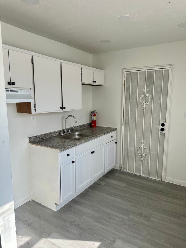 Foto del edificio - 656 SW 6th St