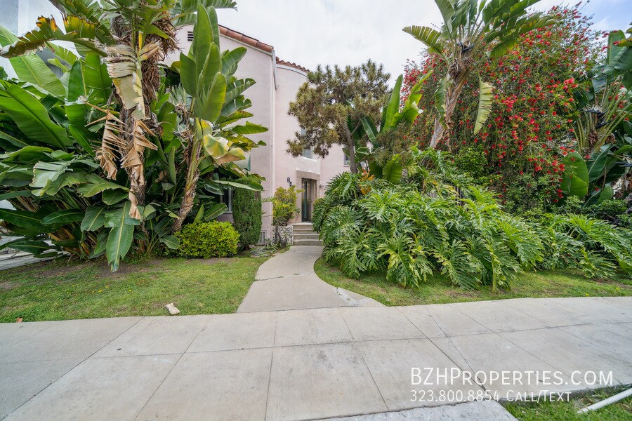 Foto principal - 139 S Elm Dr