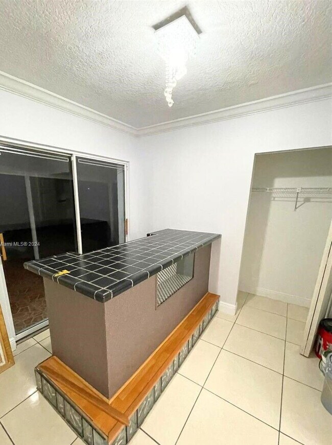 Foto del edificio - 1502 N 74th Terrace
