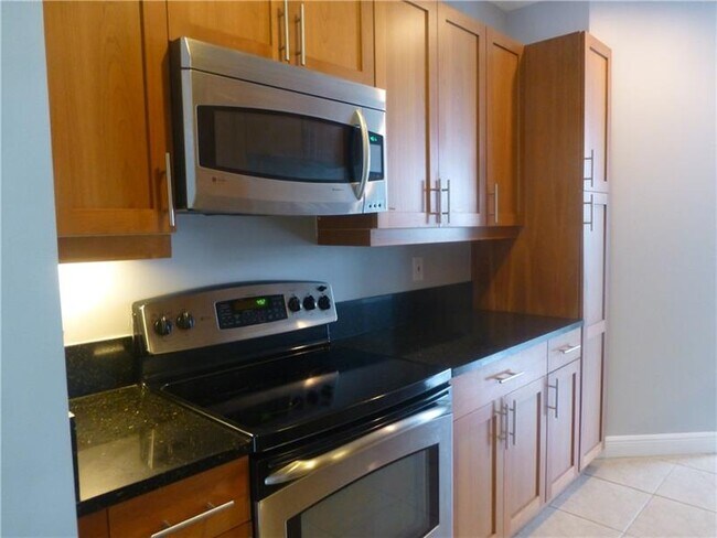 Building Photo - 407 Olssen Ave