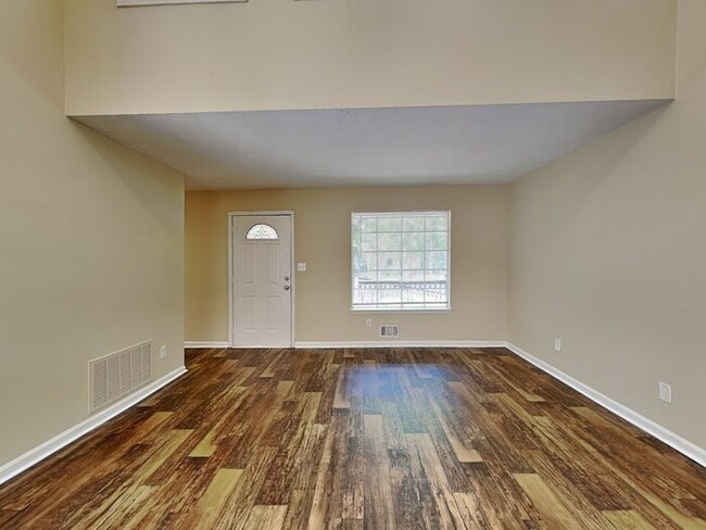 Foto del edificio - 6928 Cedar Hill Ct