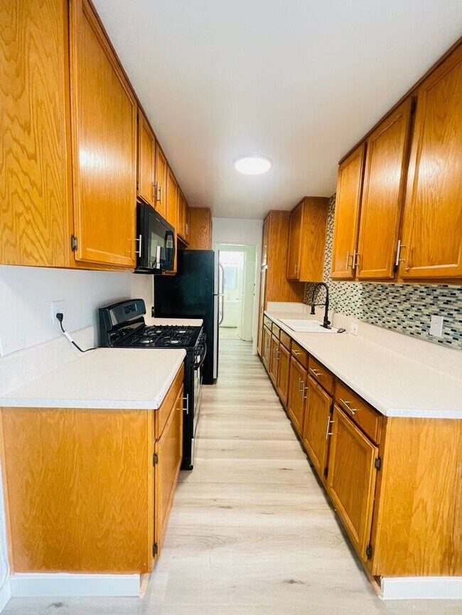 Foto del edificio - SHERMAN OAKS UNIT WITH A/C