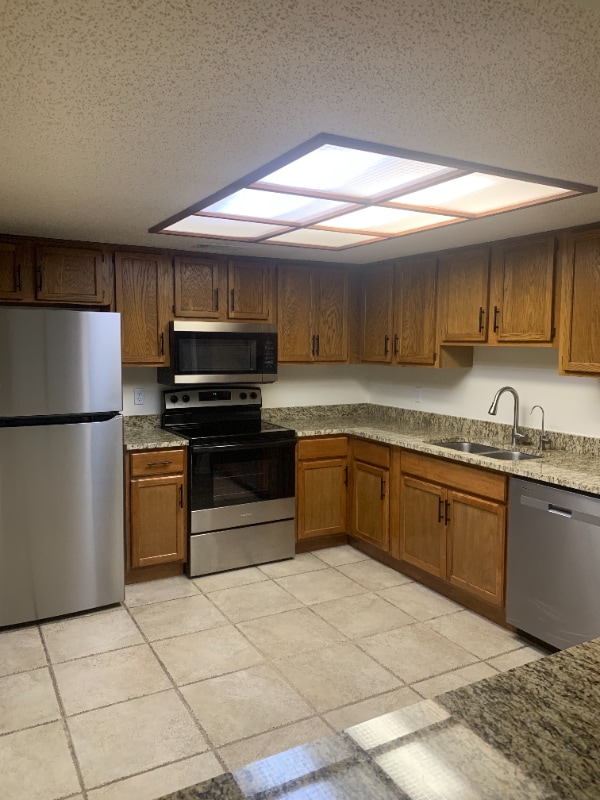 Building Photo - 7818 Fawn Hill Ct