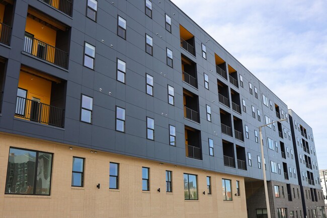 Building Photo - Central at South Haymarket