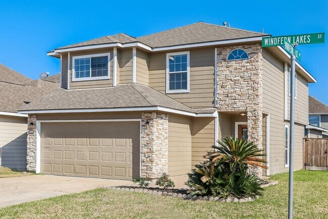 Building Photo - 10810 Windfern Lakes St
