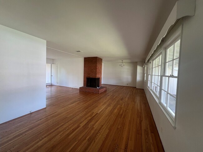 Foto del edificio - 1542 Alameda St