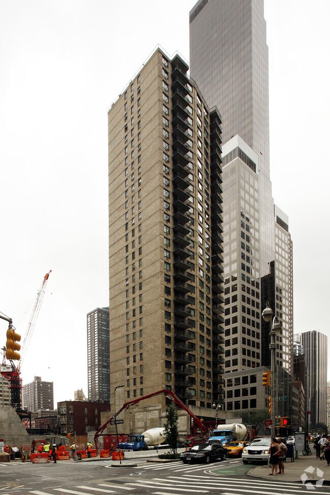 Foto del edificio - La Premier Apartments