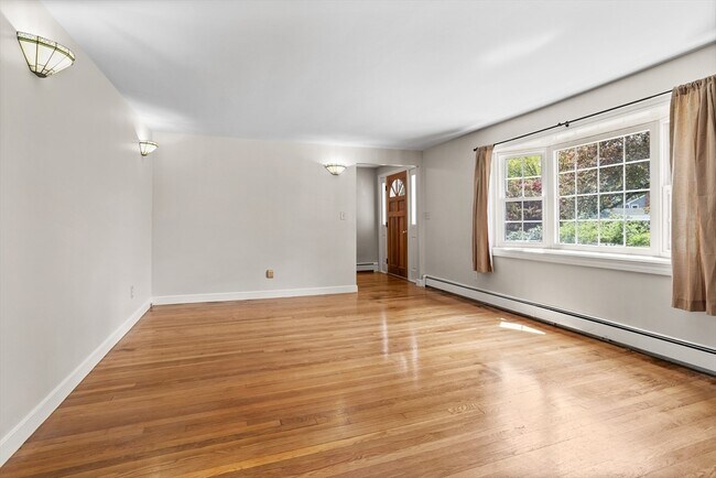 Foto del edificio - 3 Fairway Rd