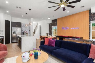 Building Photo - 4117 Shelby Cir