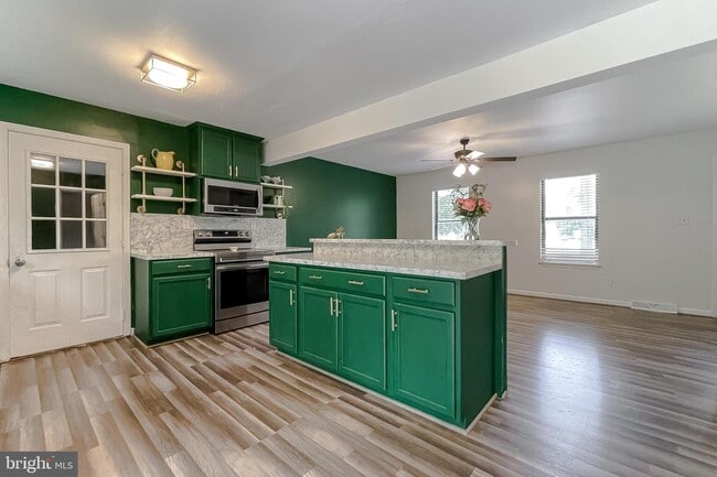 Building Photo - 45381 Abell Dr