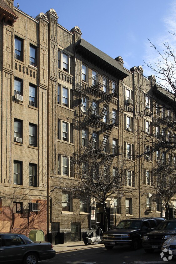 Foto del edificio - 379 W 127th St