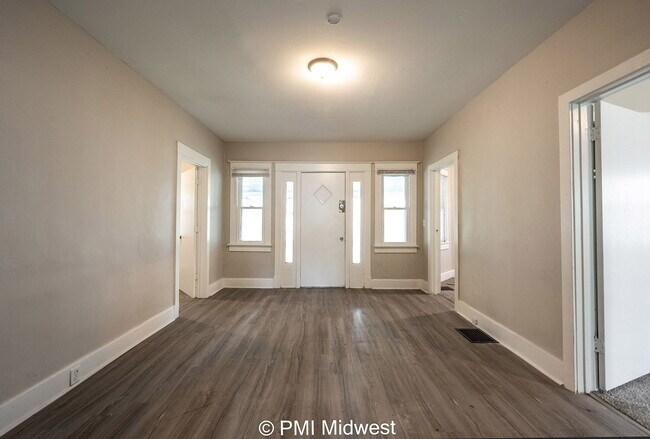 Foto del edificio - 130 N Gladstone Ave