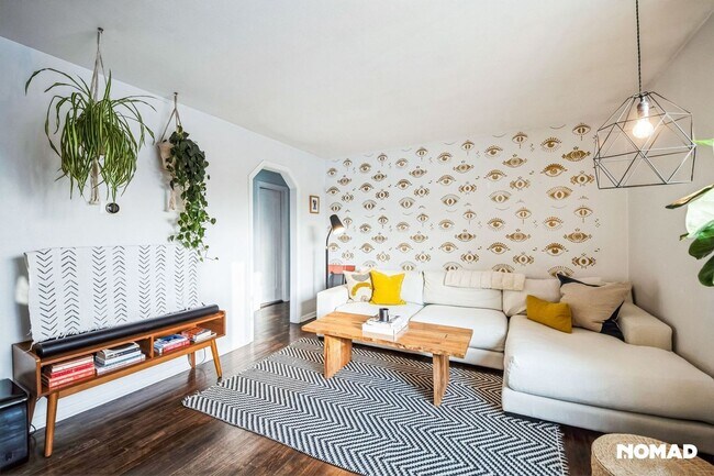 Building Photo - Skyline Views & Garden Paradise | Cozy 3BR...