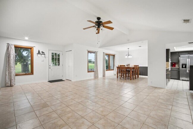 Building Photo - 3106 E Palm Valley Blvd
