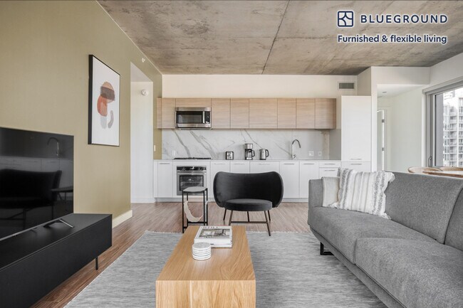 Foto del edificio - 165 North Des Plaines Street-SI FL12-ID748