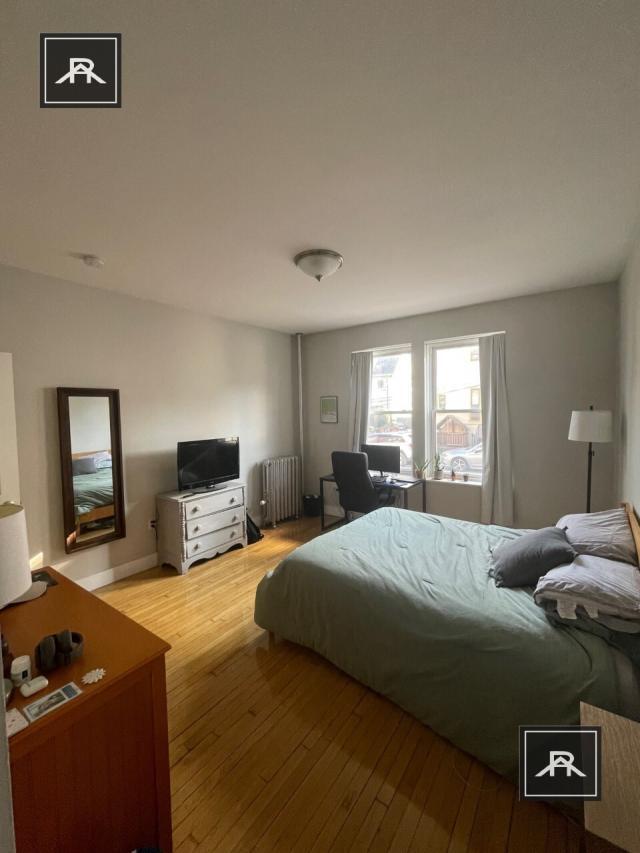 Foto del edificio - 5 bedroom in Allston MA 02134