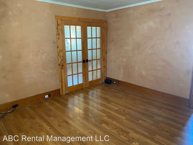 Building Photo - 3 br, 1 bath House - 210 N Ohio St