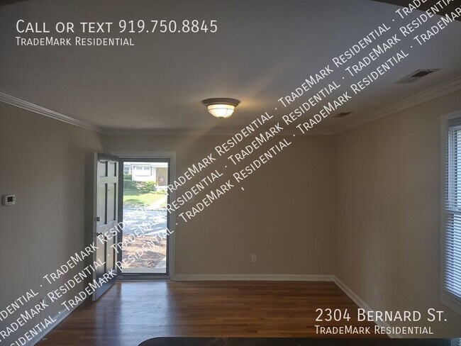 Foto del edificio - 2304 Bernard St
