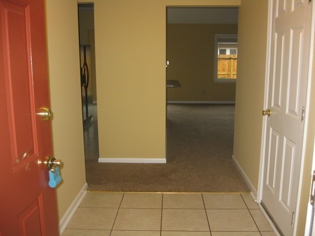 Building Photo - 3 BR Ranch.  Privacy Fenced Backyard.   20260604