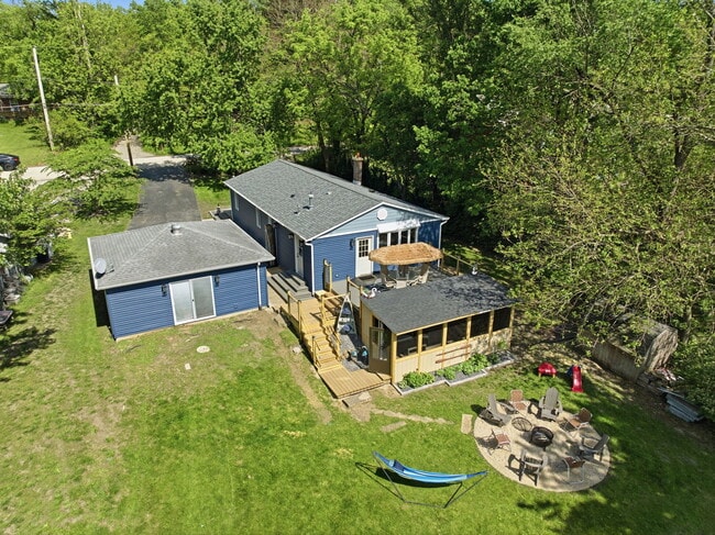 Building Photo - 34500 S Lakeside Terrace