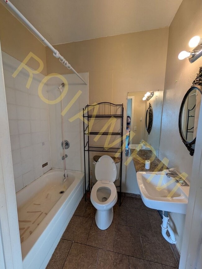 Building Photo - 525 Jefferson St