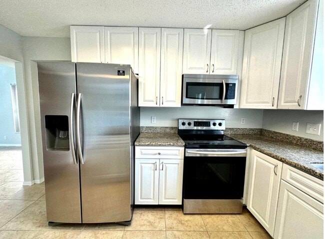 Building Photo - 2698 Linkside Dr