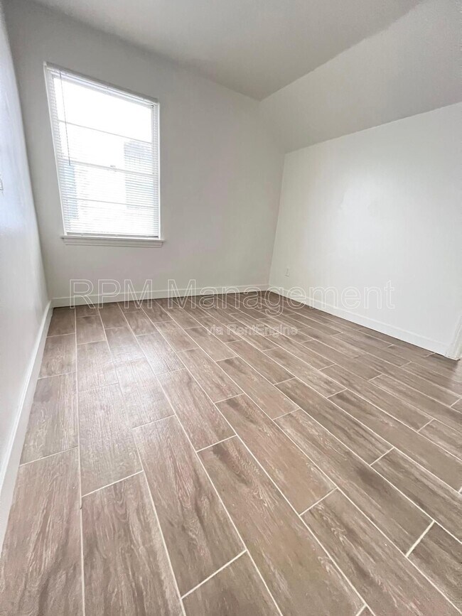 Foto del edificio - 619 Normandie Ave