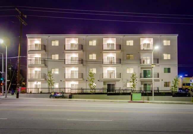 Building Photo - Glenoaks Villas at Sylmar