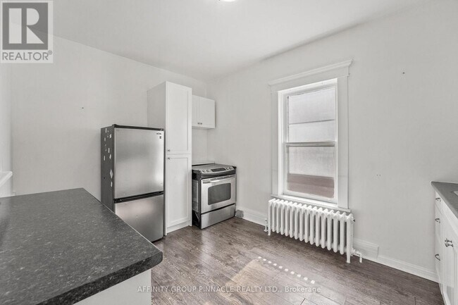 Photo du bâtiment - 255 Kent St W