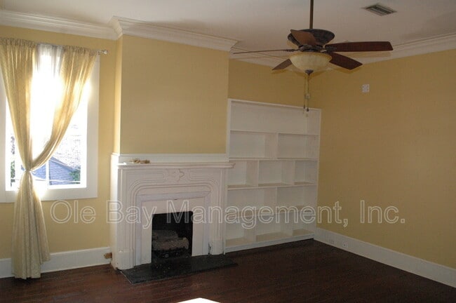 Building Photo - 257 Adams St