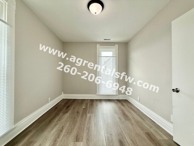 Foto del edificio - 615 S Jefferson St