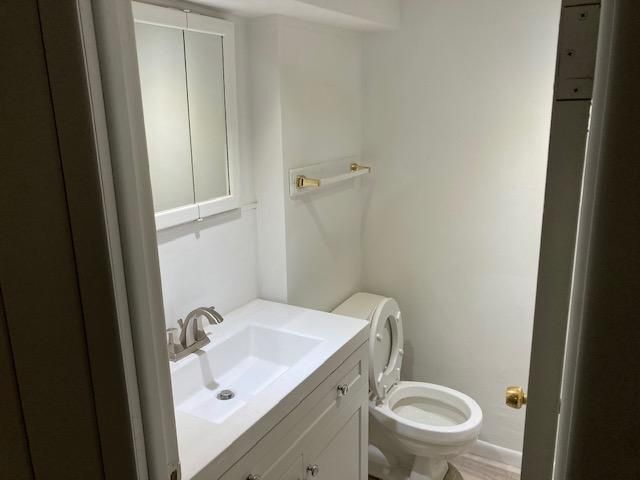 Foto principal - 4049 Monroe St NE