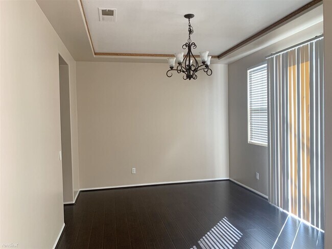 Building Photo - 6 br, 5 bath House - 505 Sparrow Lane