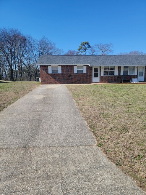 Building Photo - 8457 Shawn Ridge Dr