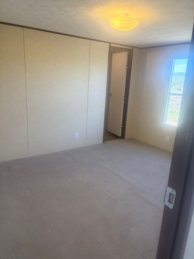 Foto del edificio - 780 Salt Creek Rd
