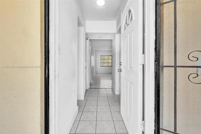 Foto del edificio - 2820 NE 201st Terrace