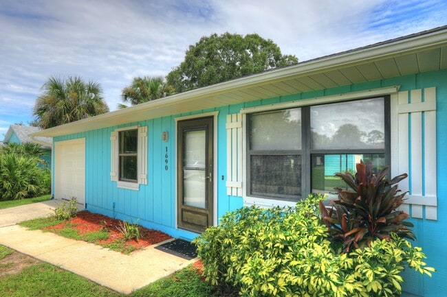 Photo - 1690 Seahouse St