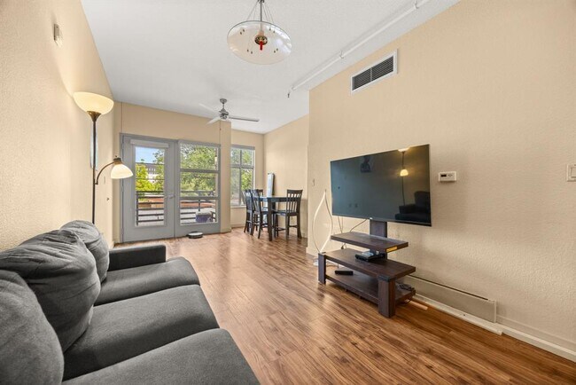 Foto del edificio - 711 W 26th St