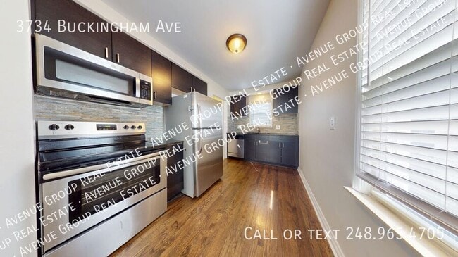 Foto del edificio - 3734 Buckingham Ave