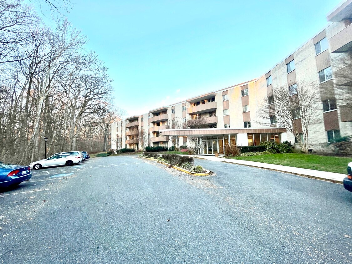 7505 Democracy Blvd Unit 422, Bethesda, MD 20817 Condo for Rent in Bethesda, MD